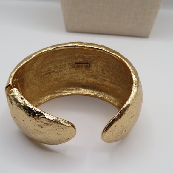 Elegant Gold Textured Cuff Bracelet - Picture 4 of 11